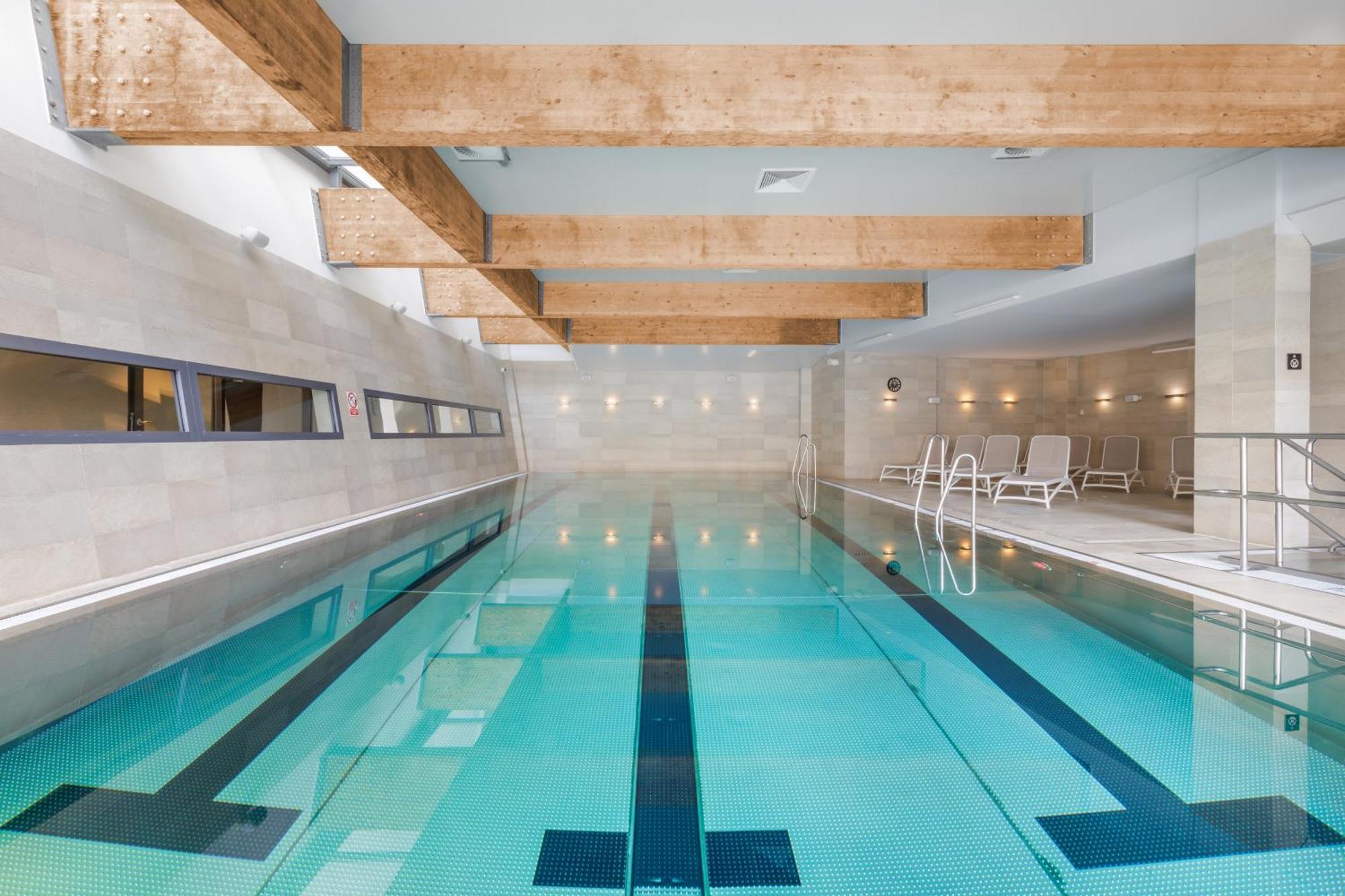 Marine Hotel By Zdrojowa Kołobrzeg Exterior foto The swimming pool at The Standard East Village